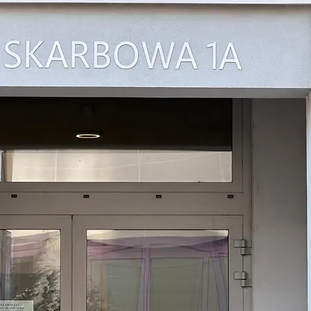 شقة Skarbowa 1a Lux 4 & Parking ليشنو