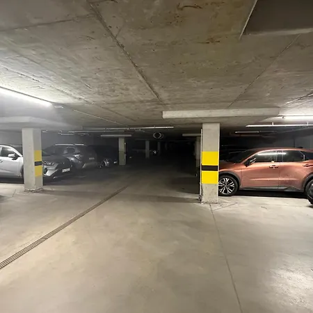 Skarbowa 1a Lux 4 & Parking Апартаменты *