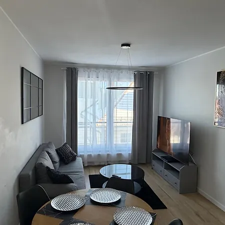 شقة Skarbowa 1a Lux 4 & Parking ليشنو