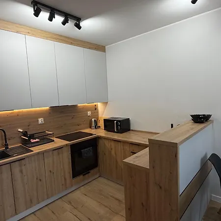 Skarbowa 1a Lux 4 & Parking Лешно