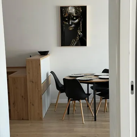Skarbowa 1a Lux 4 & Parking * Leszno (Greater Poland)