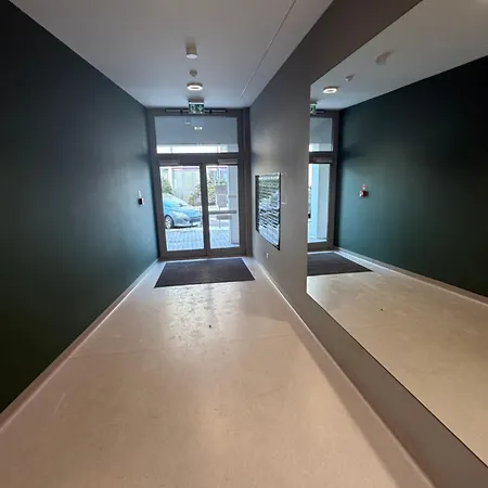 Skarbowa 1a Lux 4 & Parking Апартаменты Лешно