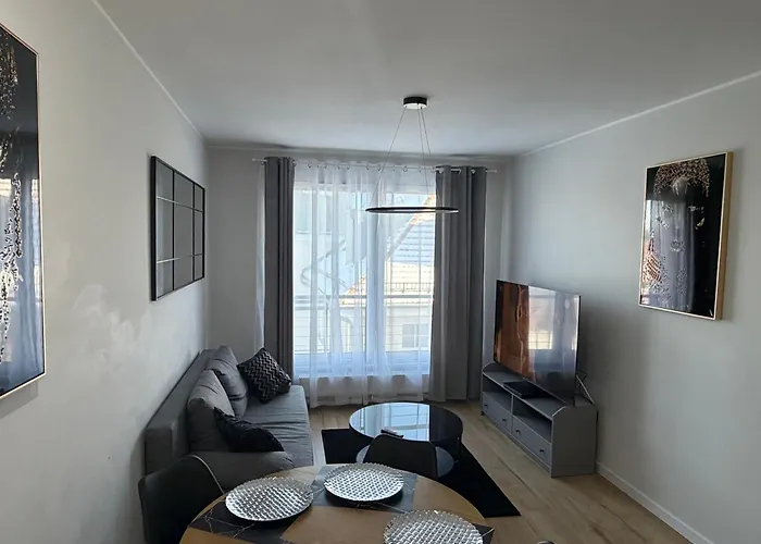 شقة Skarbowa 1a Lux 4 & Parking ليشنو