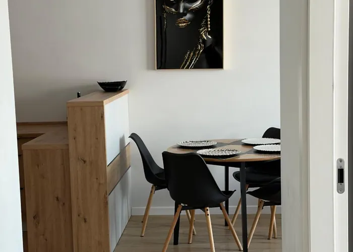 Skarbowa 1a Lux 4 & Parking * ليشنو